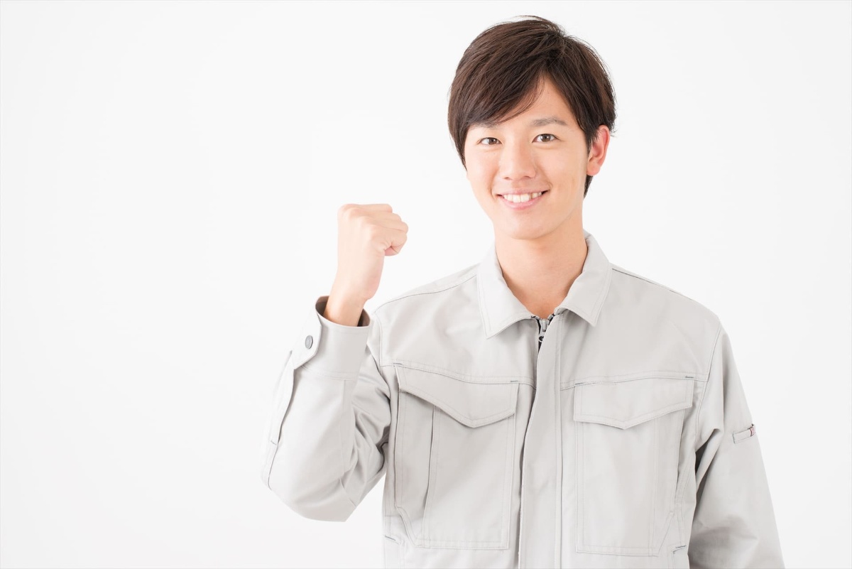 男性のスタッフ (1) (2)